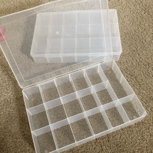 2 plastic organizers